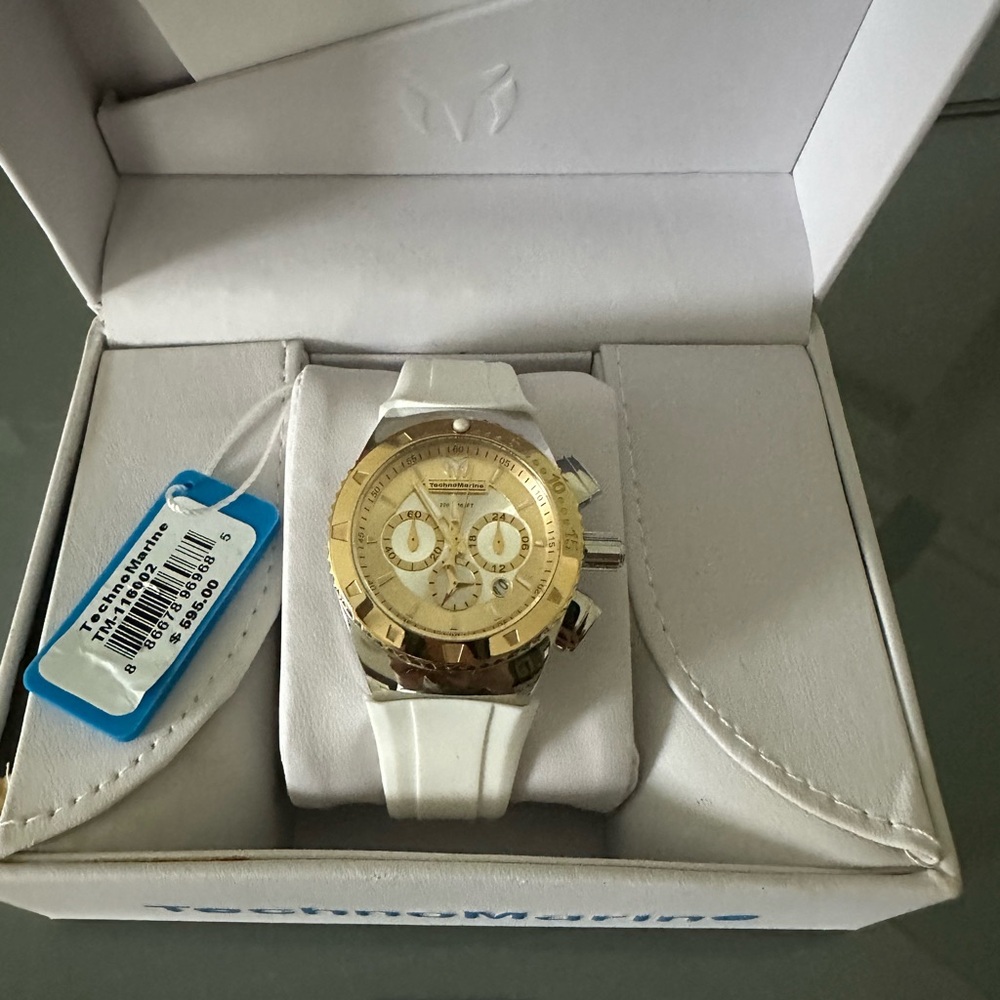 Technomarine watch 116002. 3 straps